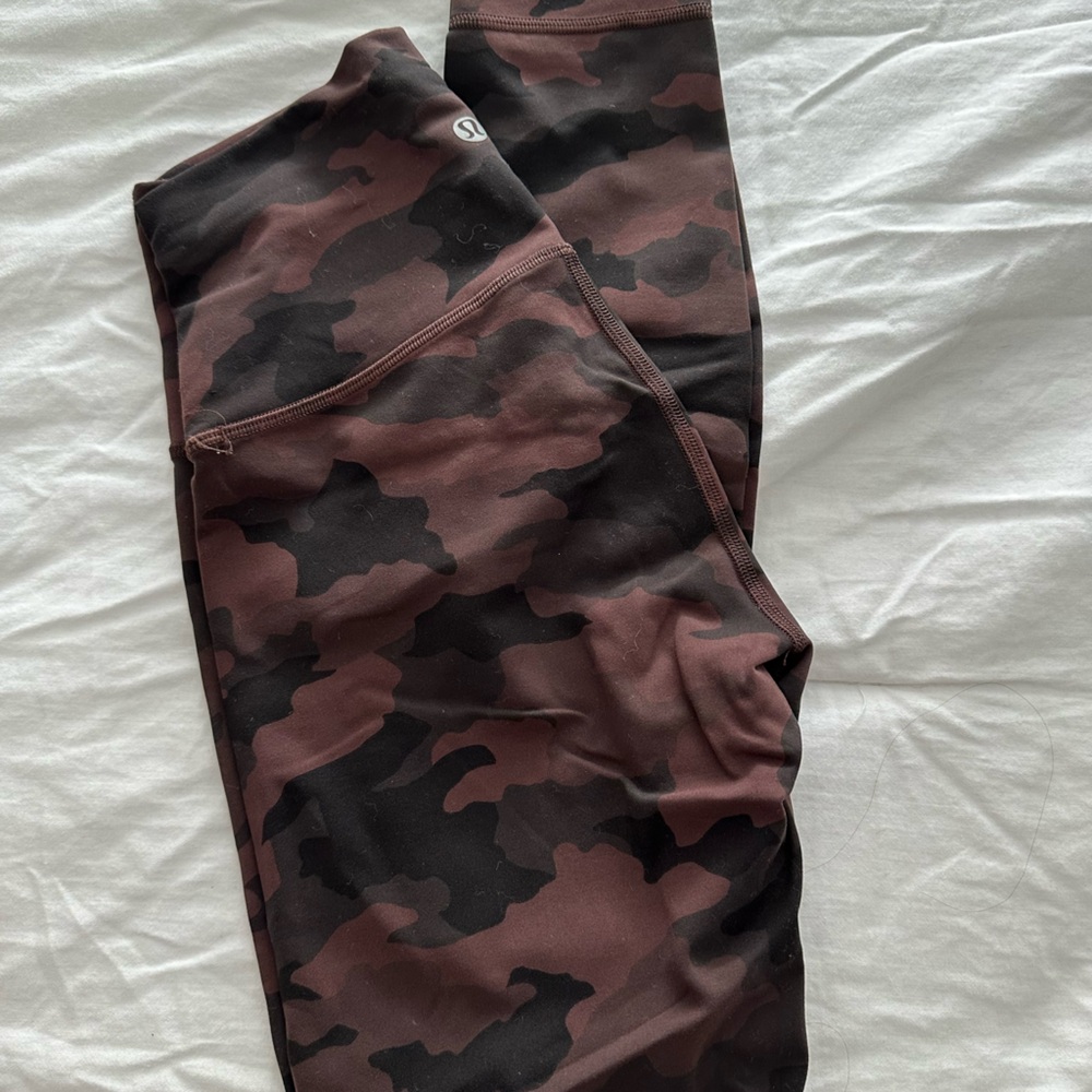 Lululemon camo leggings size 4
